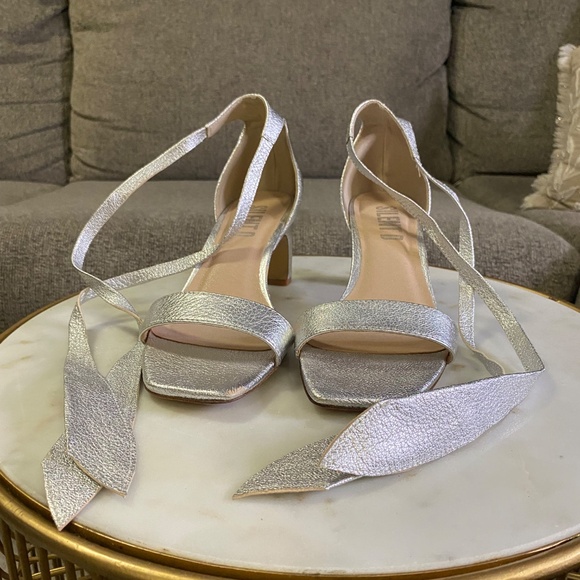 Silent D- Silver Ankle wrap heels Size 38 / US 7.5 - Picture 3 of 5